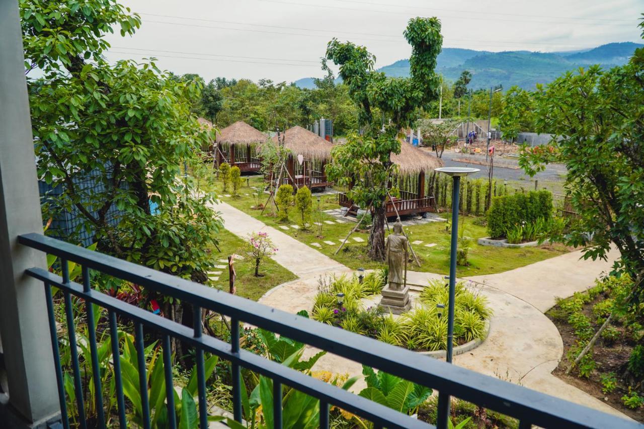 Kampot Tropical Village ภายนอก รูปภาพ