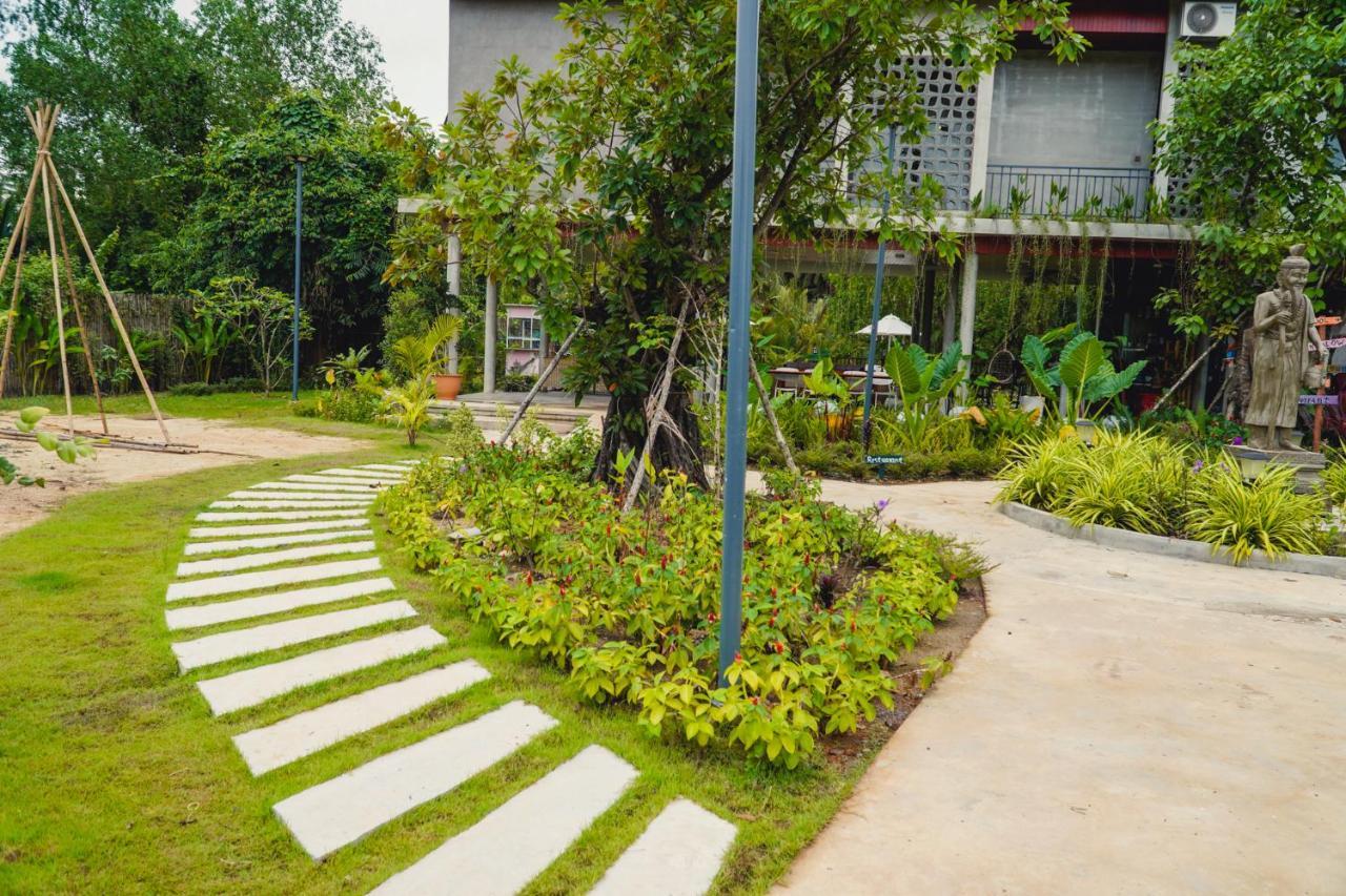 Kampot Tropical Village ภายนอก รูปภาพ