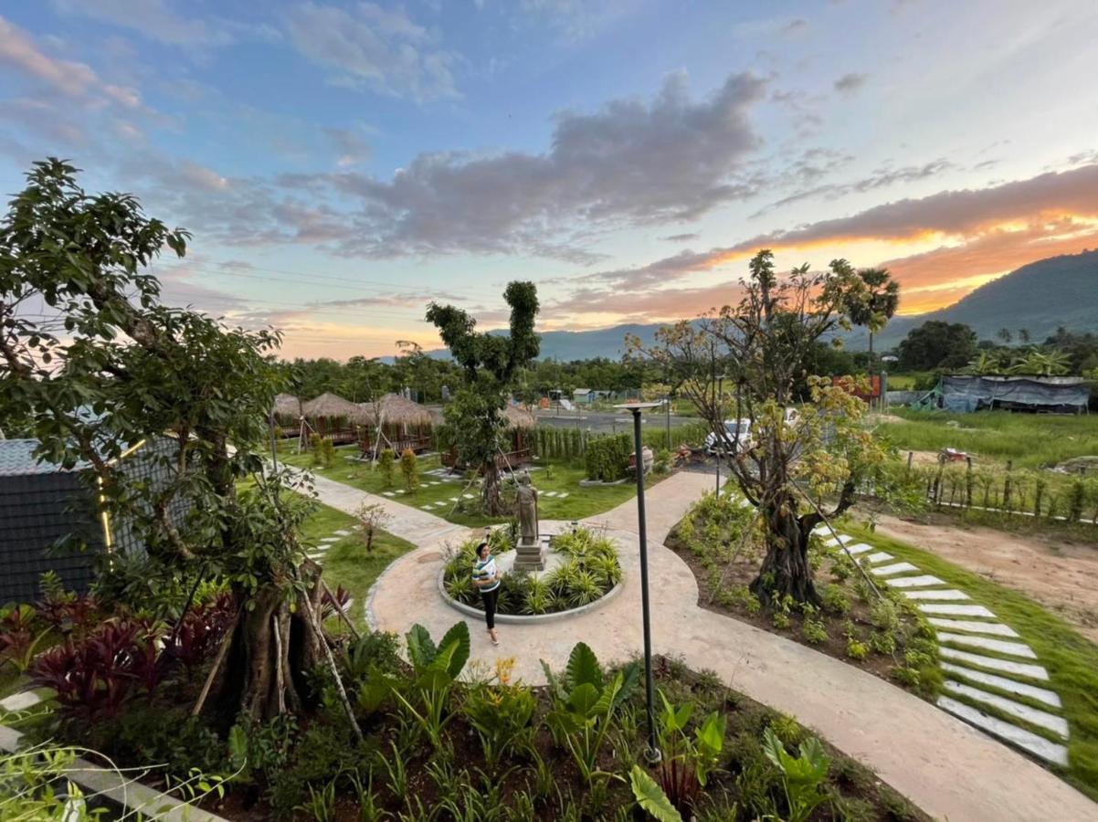 Kampot Tropical Village ภายนอก รูปภาพ